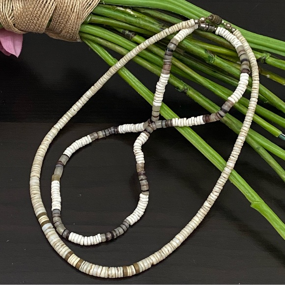 2 Natural Sea Shell Beads Boho Puka Shell Necklace - Picture 2 of 11